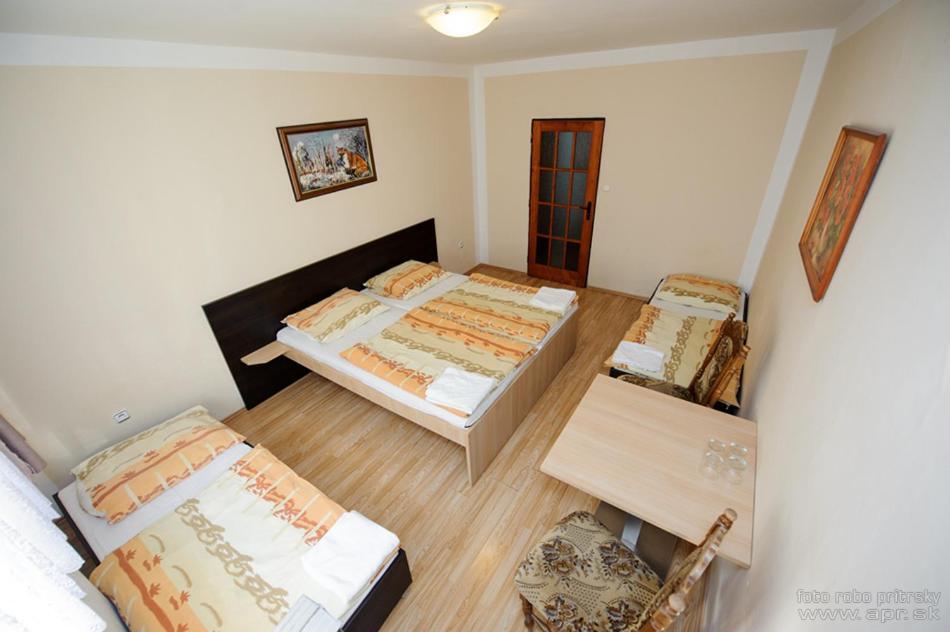 Horský hotel Eva Svätý Jur Exteriér fotografie